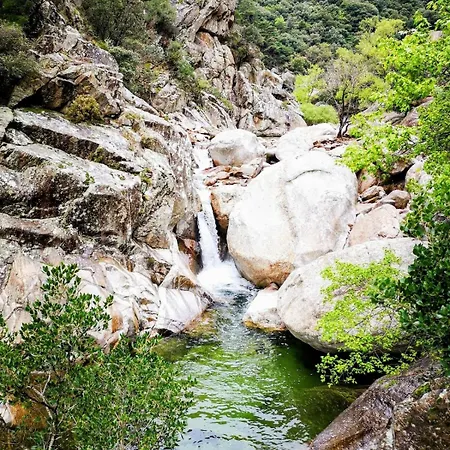 Cocon Du Sud, 度假居 Pouzolles